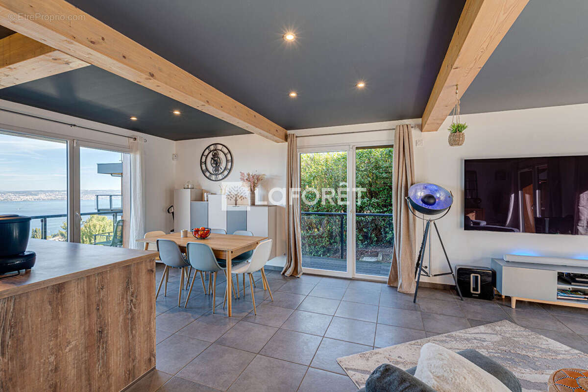 Appartement à EVIAN-LES-BAINS