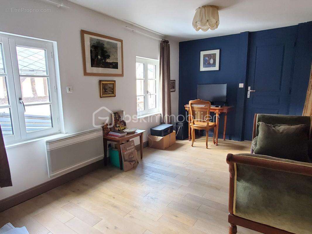 Maison à CORMEILLES