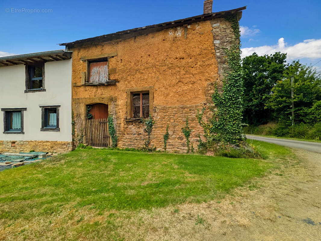 Longère en pierre à rénover à Saint-Aubin-d'Aubigné 60m² - photo 16