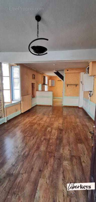 Maison de ville- hyper centre- 3 chambres-cave-cellier-71700 tournus - photo 2