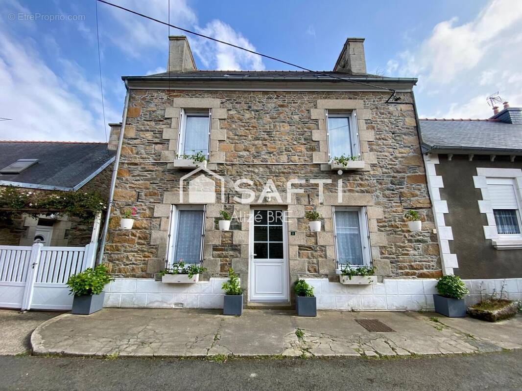 Photo 1 - Maison à LEZARDRIEUX