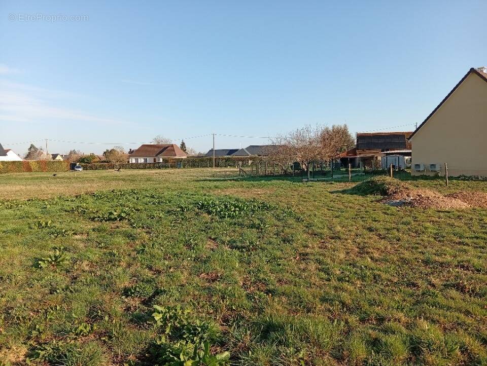 Terrain à VAUX-SUR-EURE