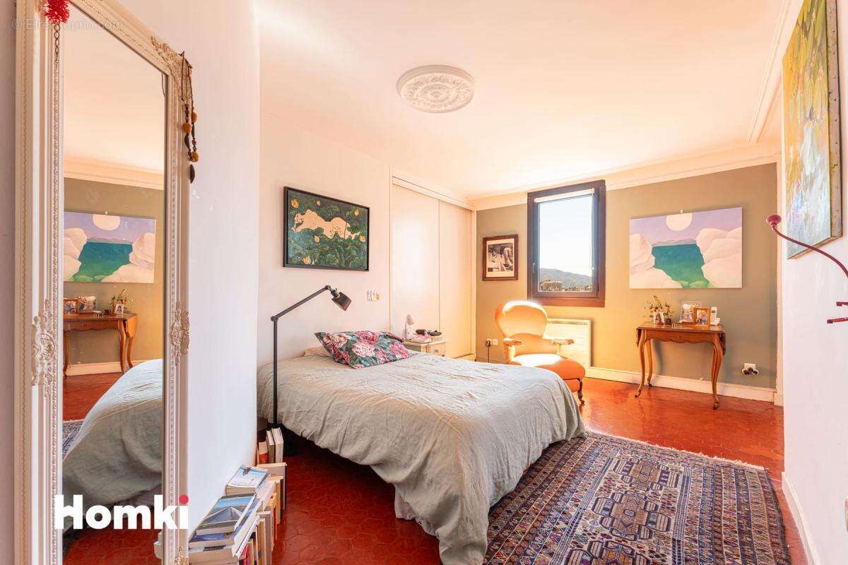 Appartement à MARSEILLE-1E