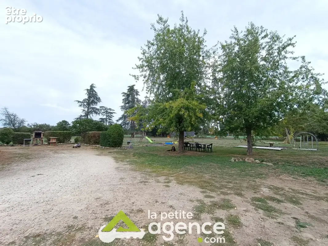 Maison 3 chambres sur près d'un hectare de terrain - photo 25