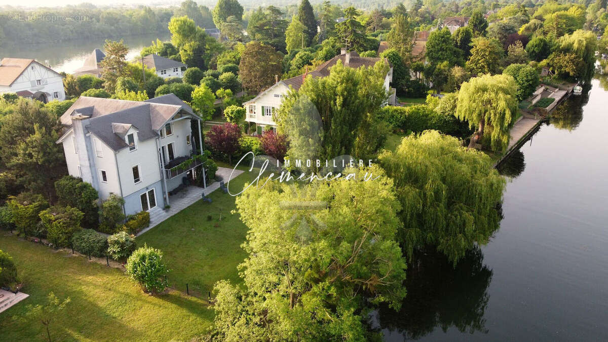 Île de Villennes - Environnement privilégié avec ponton et accès privatif à la Seine - photo 2