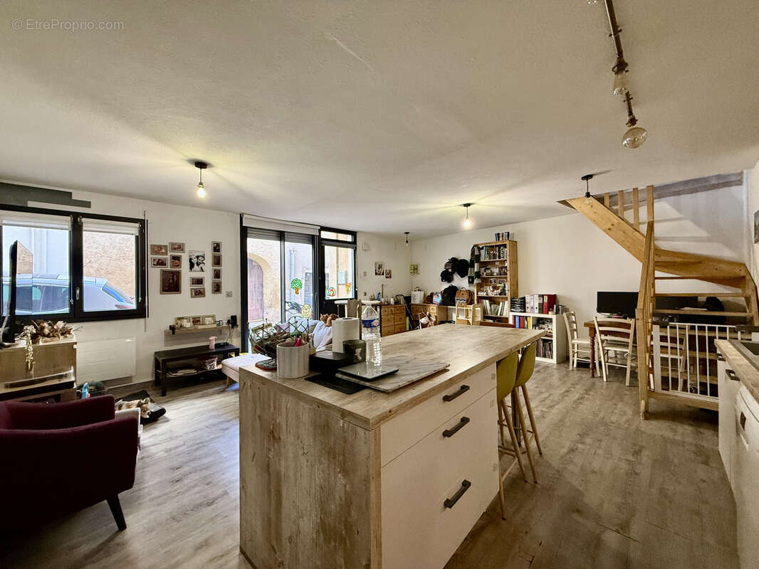 Maison à SAINT-THIBERY