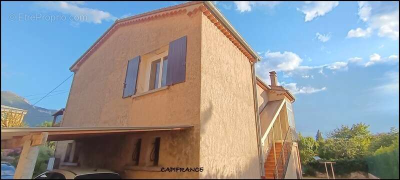 DIGNE-LES-BAINS 04000 A VENDRE Maison traditionnelle avec 2 appartements, terrain plat et clos, garage et cave - photo 22