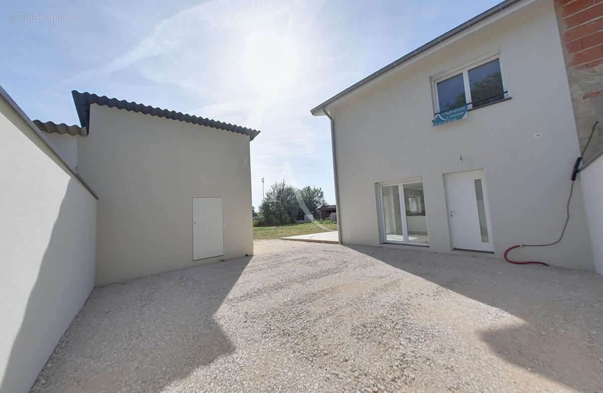 Maison à MEAUZAC