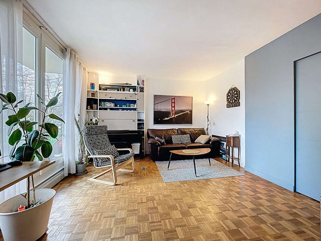 Appartement à NEAUPHLE-LE-CHATEAU