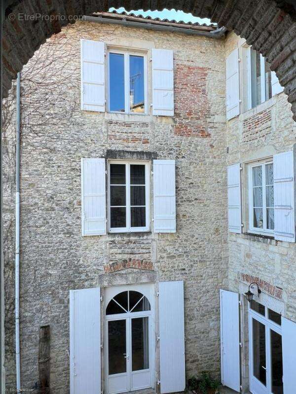 Maison à RUFFEC