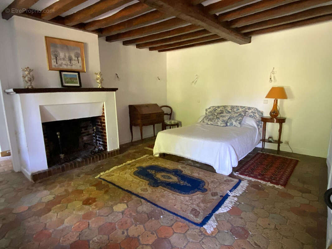 Maison à HOUDAN