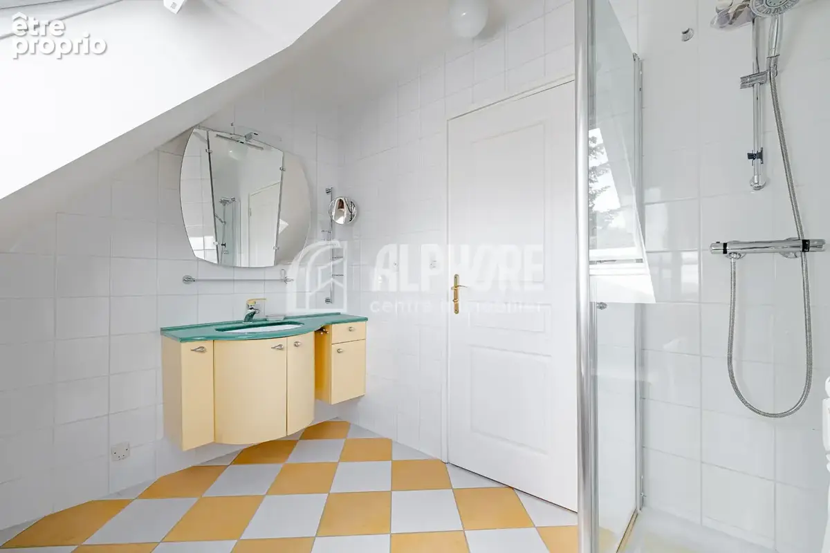 Maison 183m² , 5 chambres, double garage . - photo 14