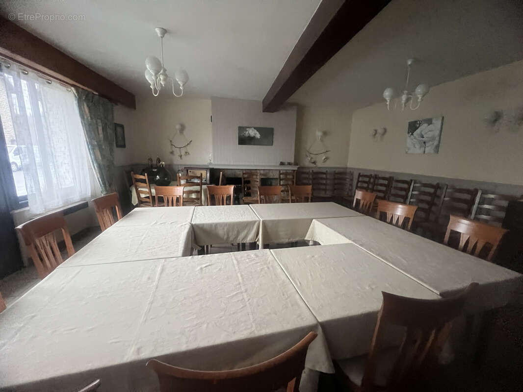 Commerce à JUGON-LES-LACS