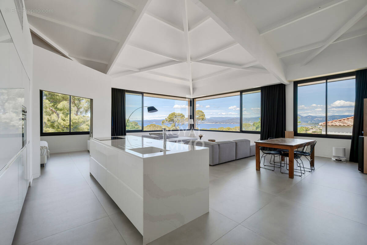 Appartement à SIX-FOURS-LES-PLAGES