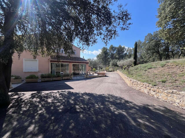 Maison à PEYROLLES-EN-PROVENCE