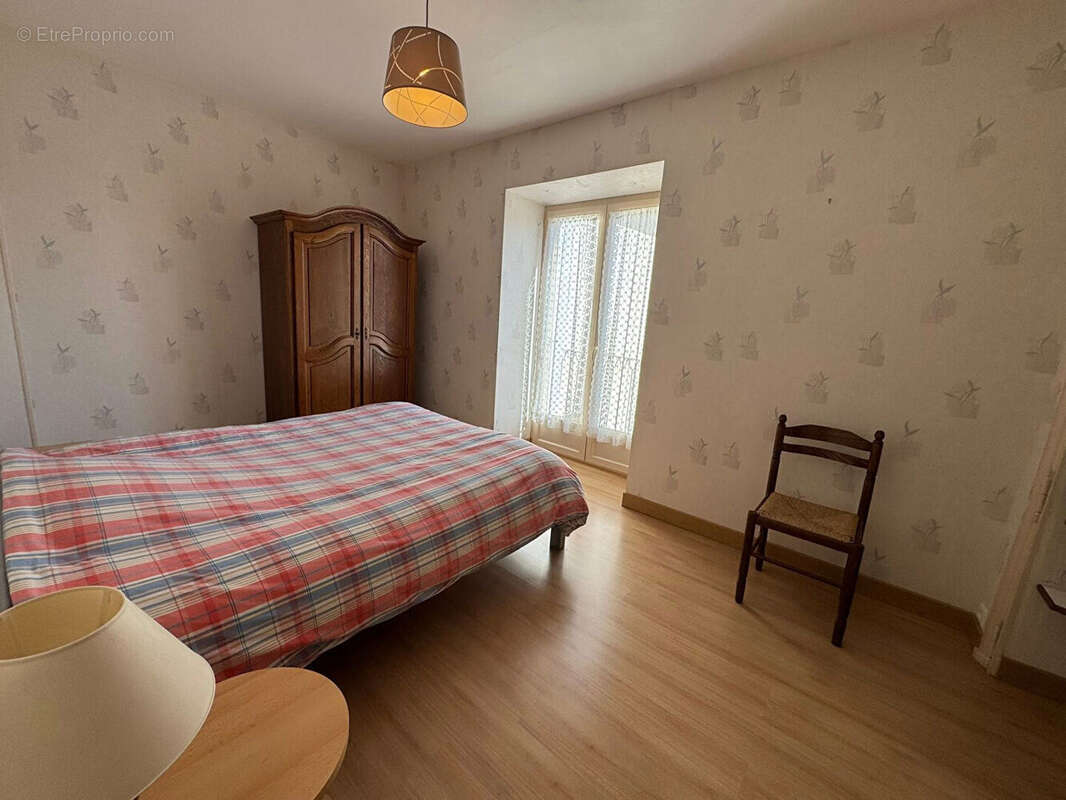 Maison à CHATEAUPONSAC