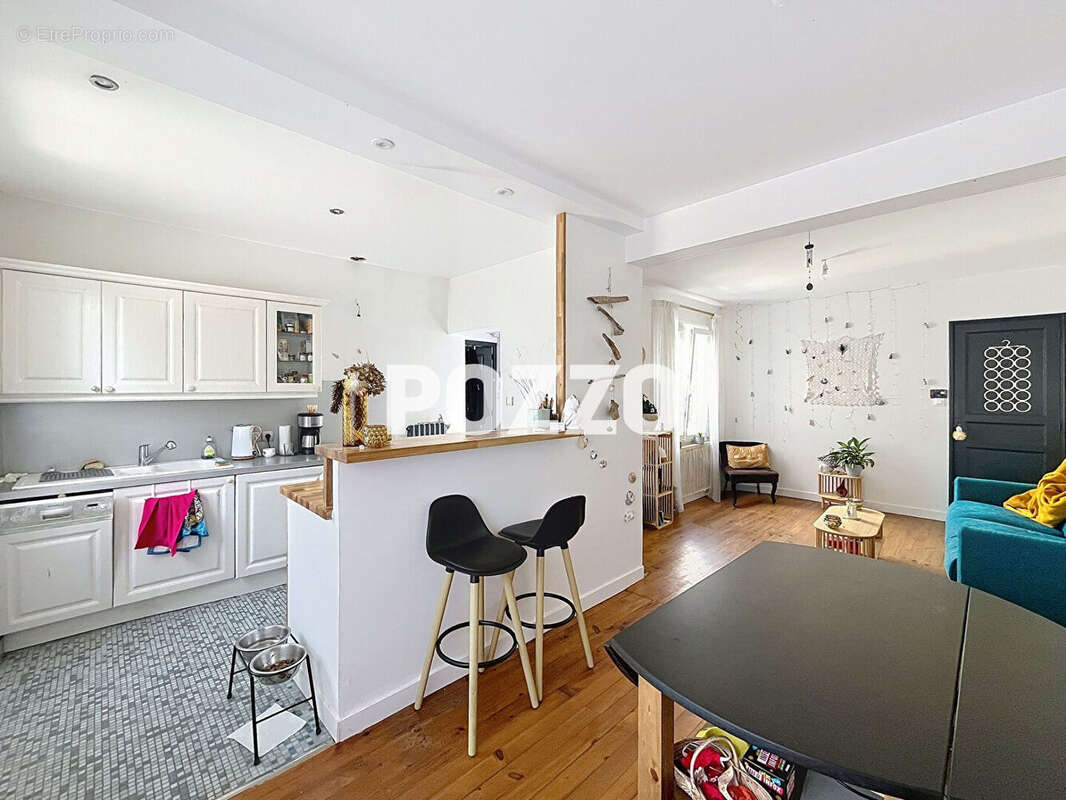 Maison à DONVILLE-LES-BAINS