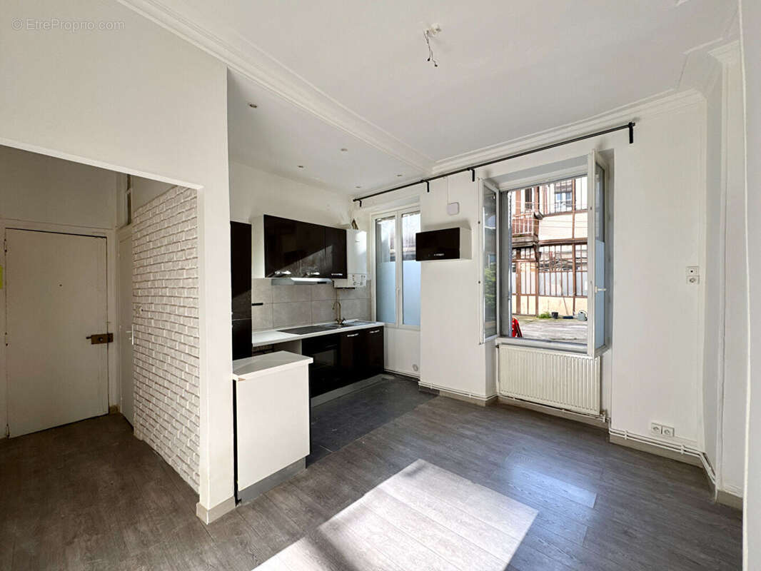 Appartement à PARIS-19E