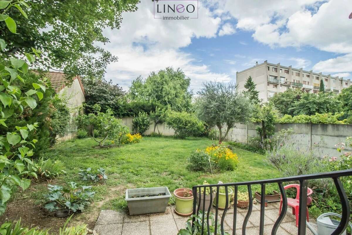 Maison à THIAIS