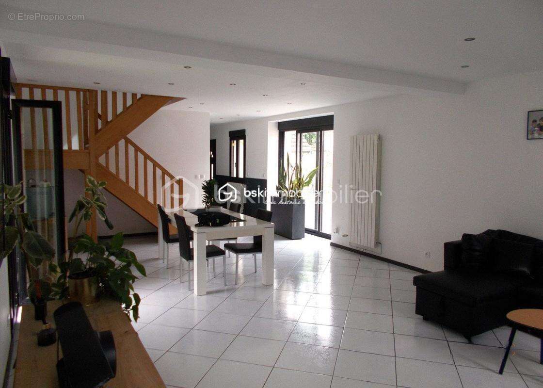 Maison à NEUILLY-SOUS-CLERMONT