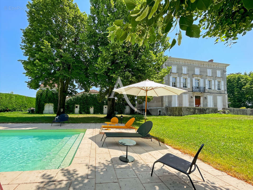 Demeure de prestige avec grange de 300 m2 et piscine - 1,13 hectares de terrain - photo 18