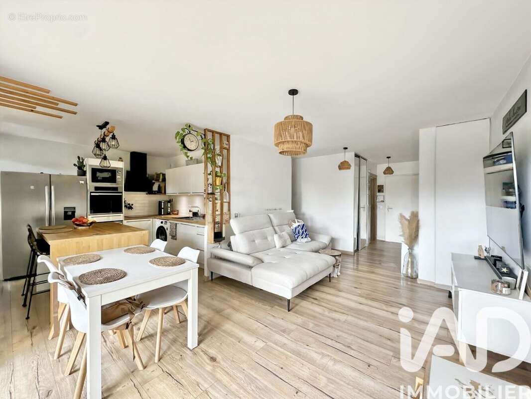 Photo 2 - Appartement à SAINTE-GENEVIEVE-DES-BOIS