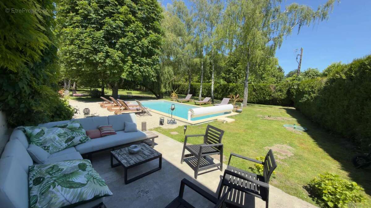 Maison de 8 pièces de 215 m² à Aix-Villemaur-Pâlis - photo 16