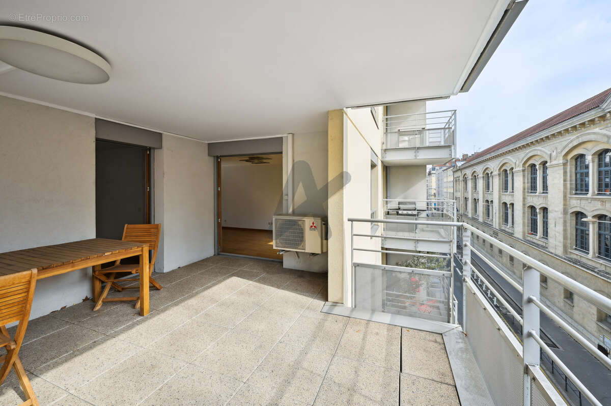 Appartement à LYON-6E