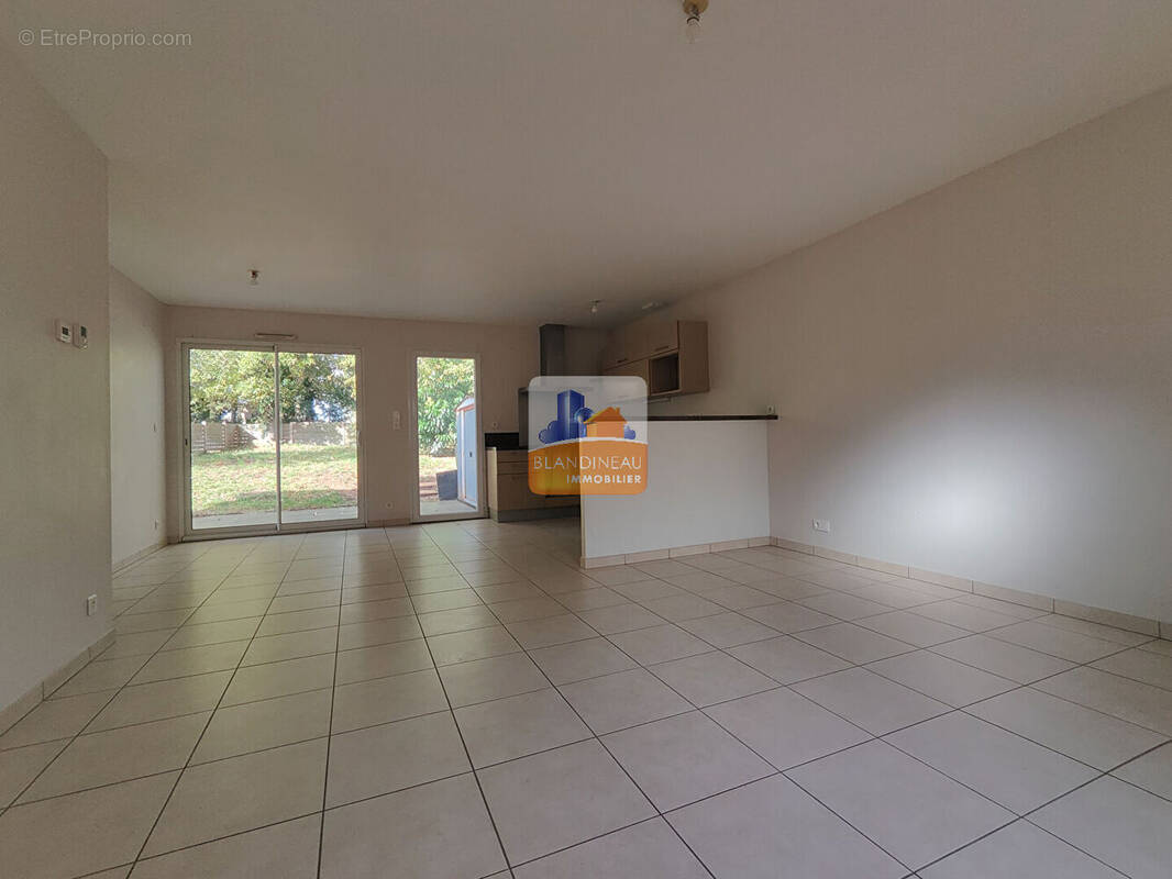 Maison à BOUGUENAIS