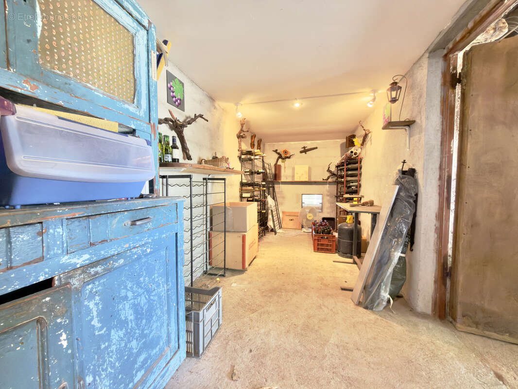 Maison de plain pied avec double garage et dépendance. - photo 17