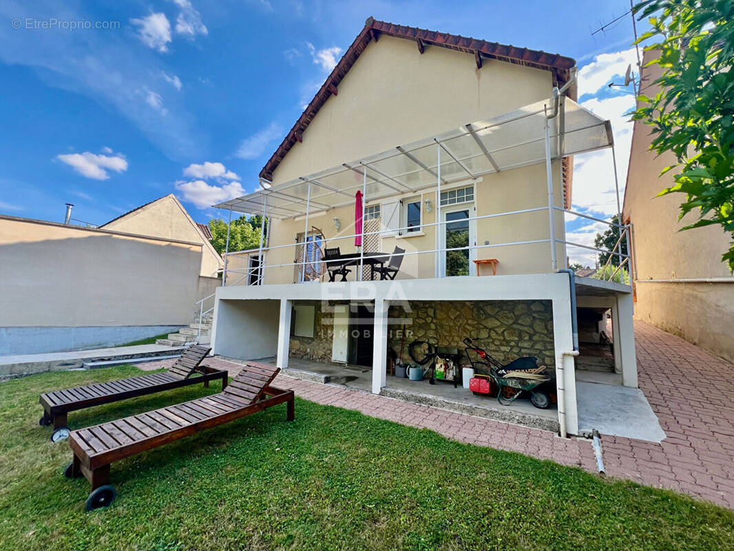 Maison à MONTEREAU-FAULT-YONNE