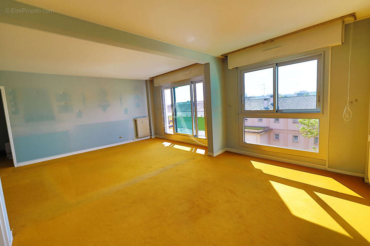 Appartement  5 pièce(s) - photo 2
