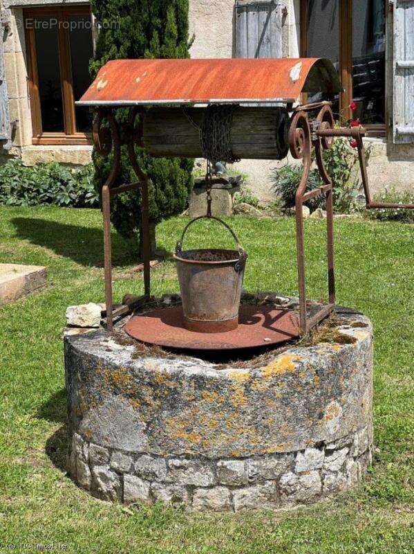 Maison à CELLEFROUIN