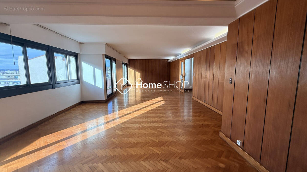 Appartement à MARSEILLE-7E