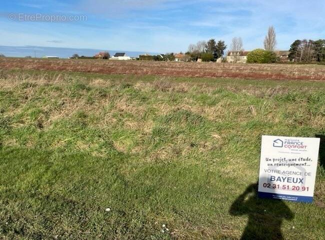 Terrain à CARPIQUET