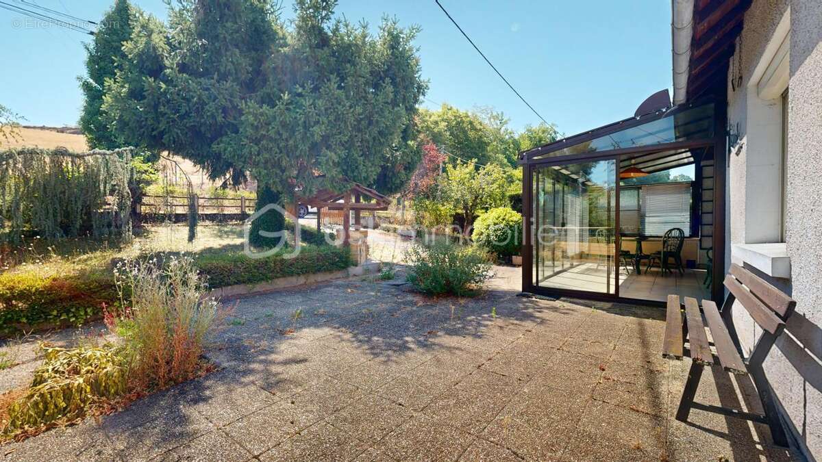 Maison lumineuse avec deux terrasses et parking à vendre ! - photo 18