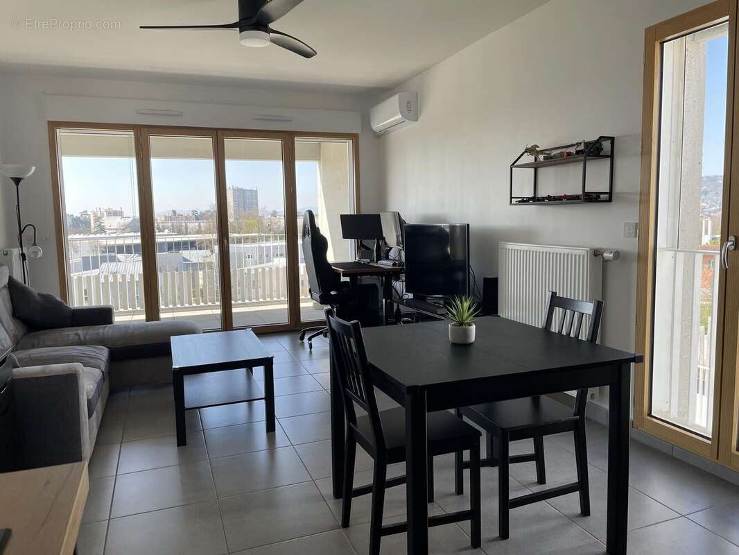 Photo 8 - Appartement à SATHONAY-CAMP