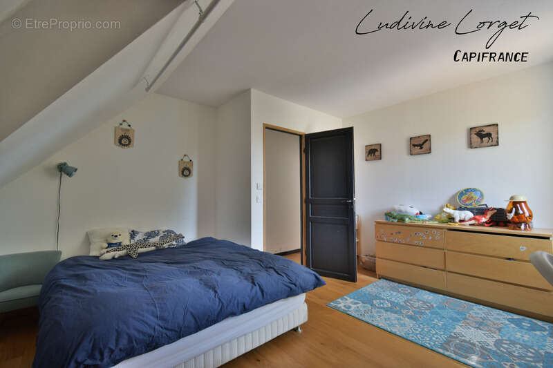 Proche Nogent-L’Artaud (8min) Chezy-Sur-Marne (6min) Maison traditionnelle de 200 m² - Vue panoramique – 5 chambres- Grande pièc - photo 7