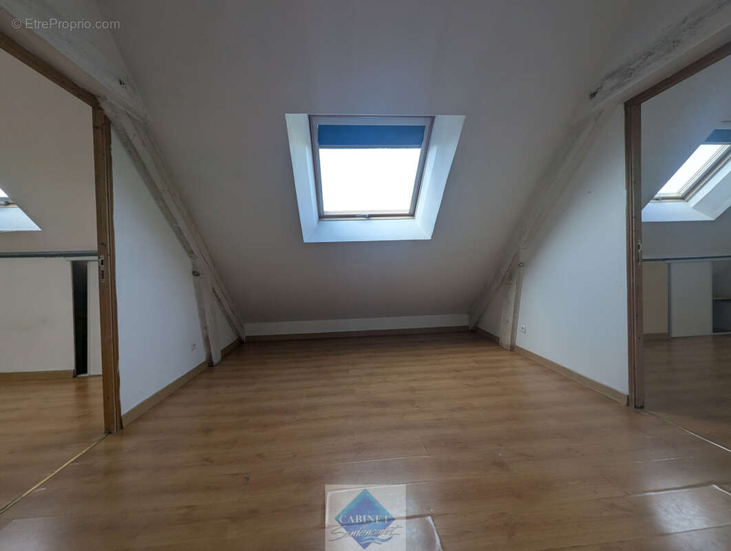 Maison à FEUQUIERES-EN-VIMEU