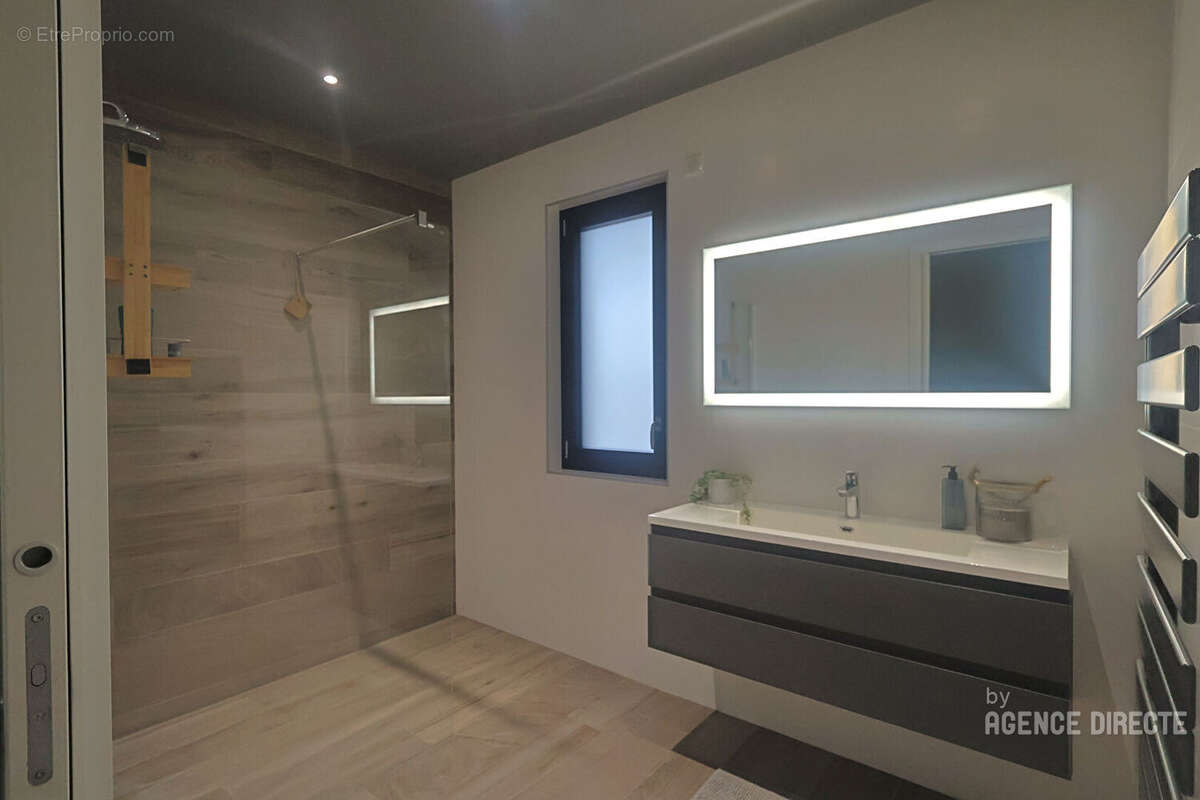 Maison à SAINT-SEBASTIEN-SUR-LOIRE