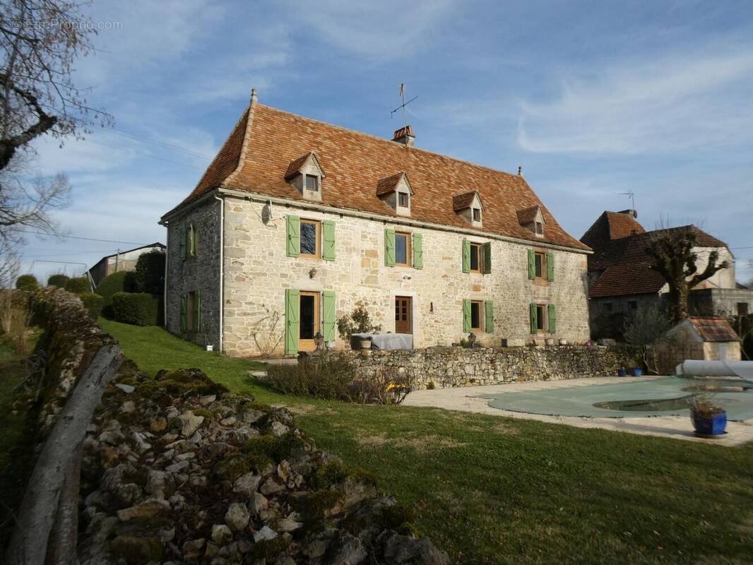 Maison à LACAPELLE-MARIVAL