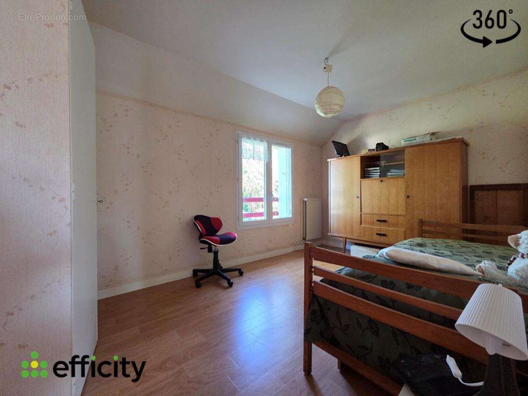 Maison 85 m² à La Chapelle-Des-Fougeretz  - photo 9