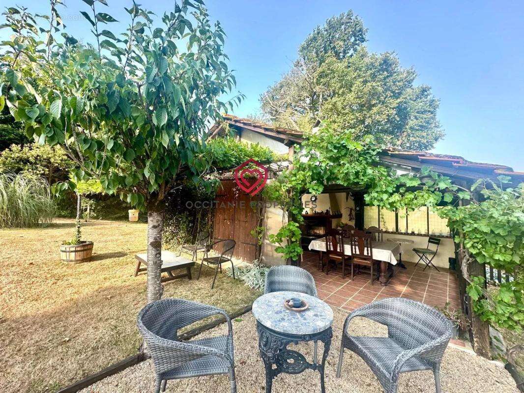 Magnifique ferme avec piscine, dépendances, lac et 6,2 hectares de terrain proche Miélan Gers - photo 5