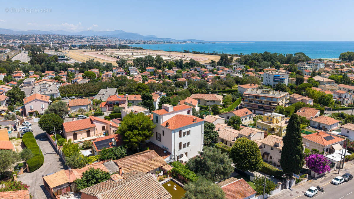 Villeneuve-loubet   immeuble de rapport   forte rentabilité - photo 2