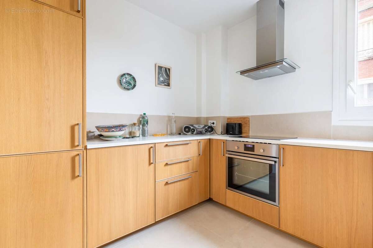 Appartement à NEUILLY-SUR-SEINE