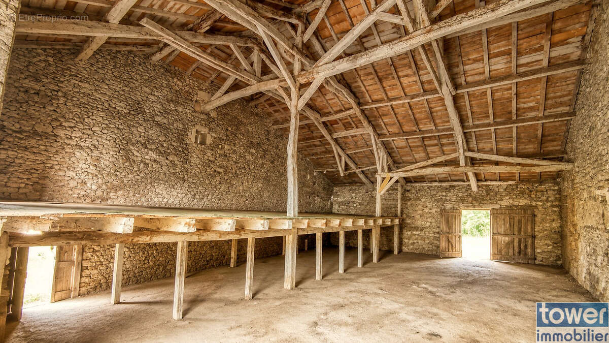Corps de ferme de caractere  maison de maitre, logement independant et 300 m2 de dependances. 46700 soturac - photo 34