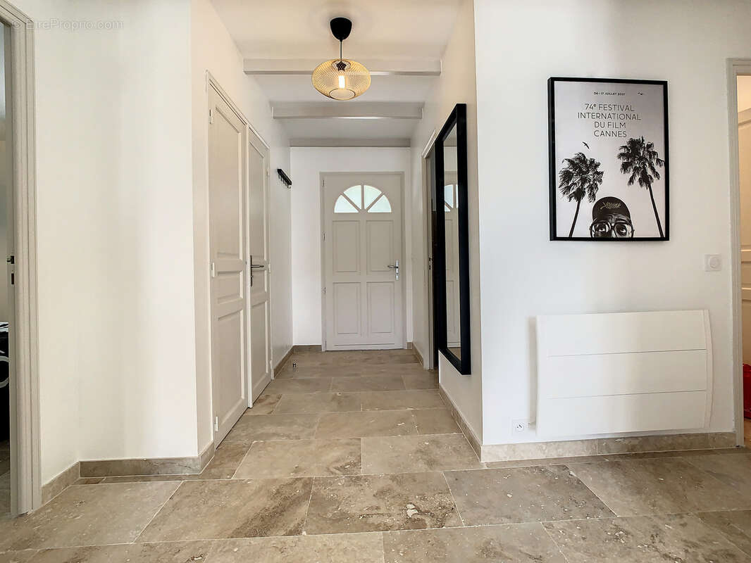 Maison à BAGNOLS-EN-FORET