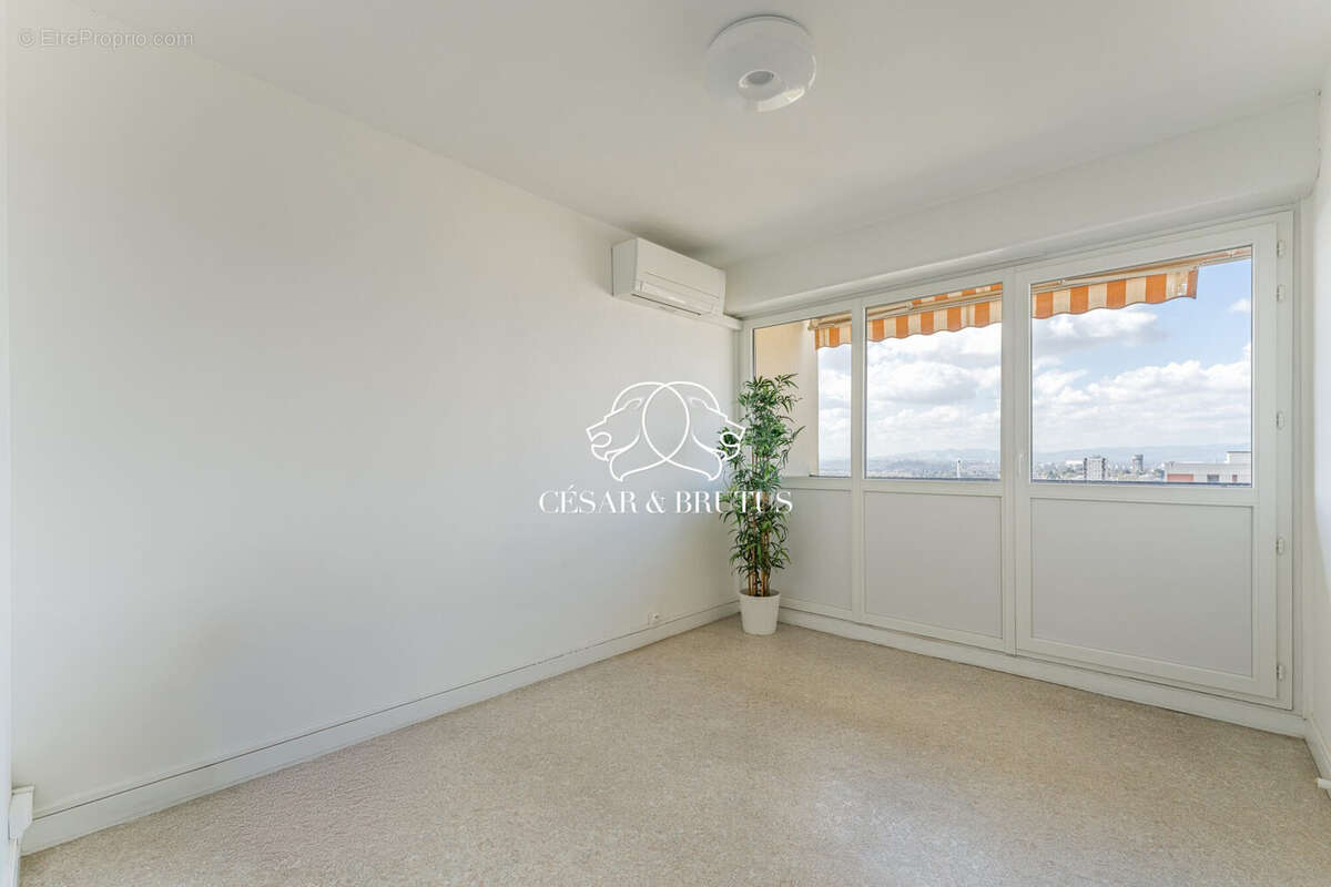 Appartement à RILLIEUX-LA-PAPE