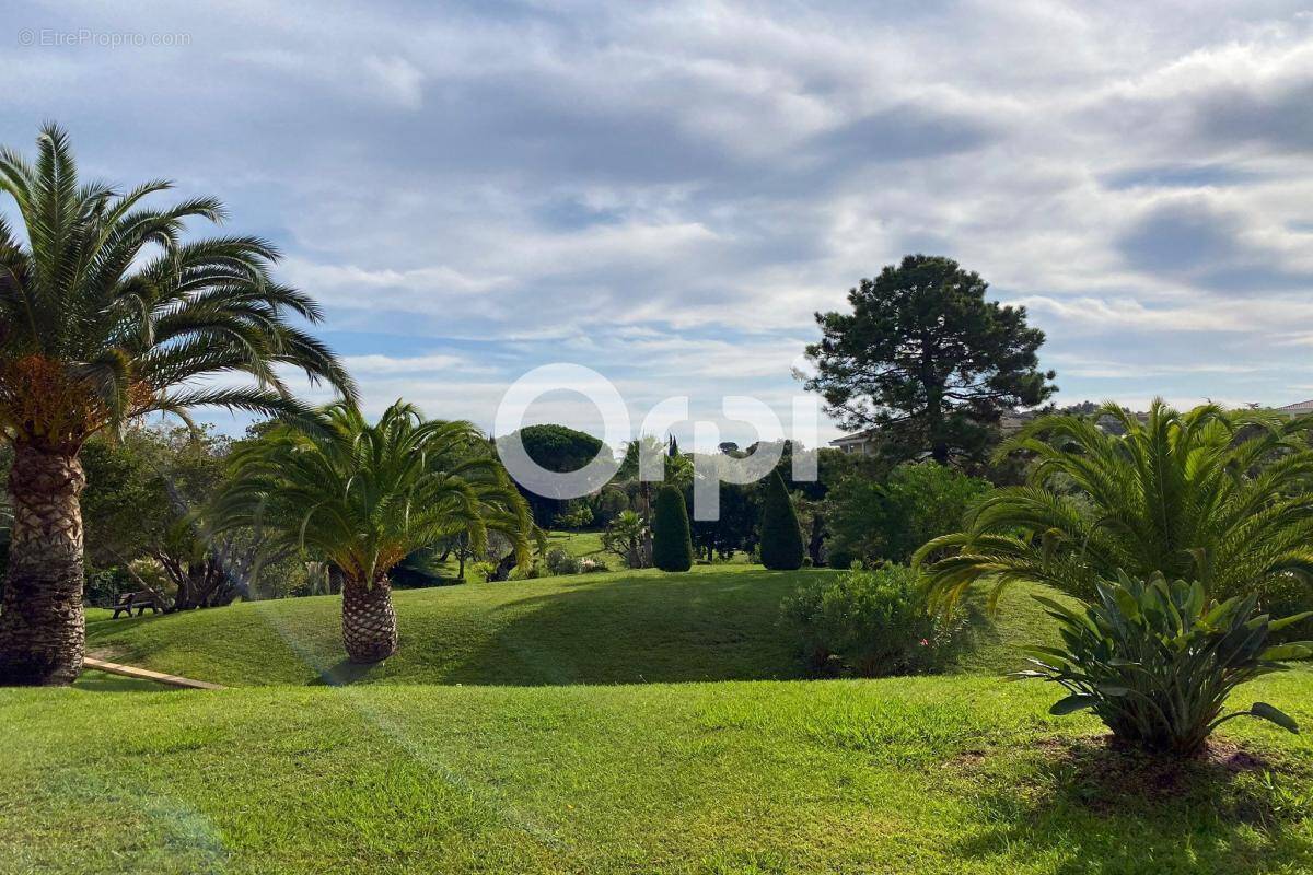 Appartement à MANDELIEU-LA-NAPOULE