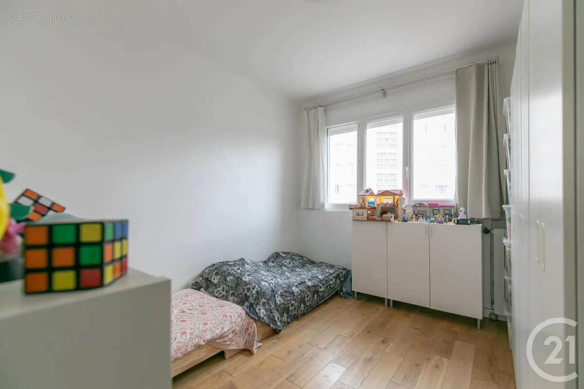 Appartement à SAINT-MAUR-DES-FOSSES